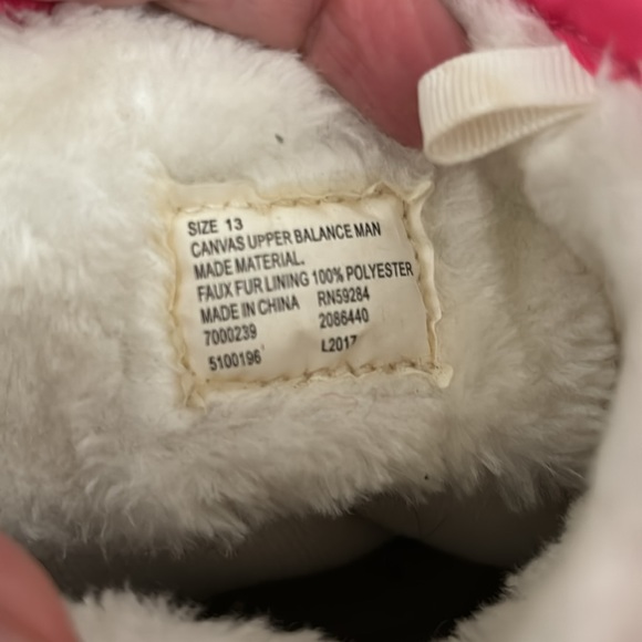 Like new girls snow boots black with hot pink trim size 13 - Picture 5 of 5